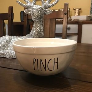 Rae Dunn Pinch Bowl